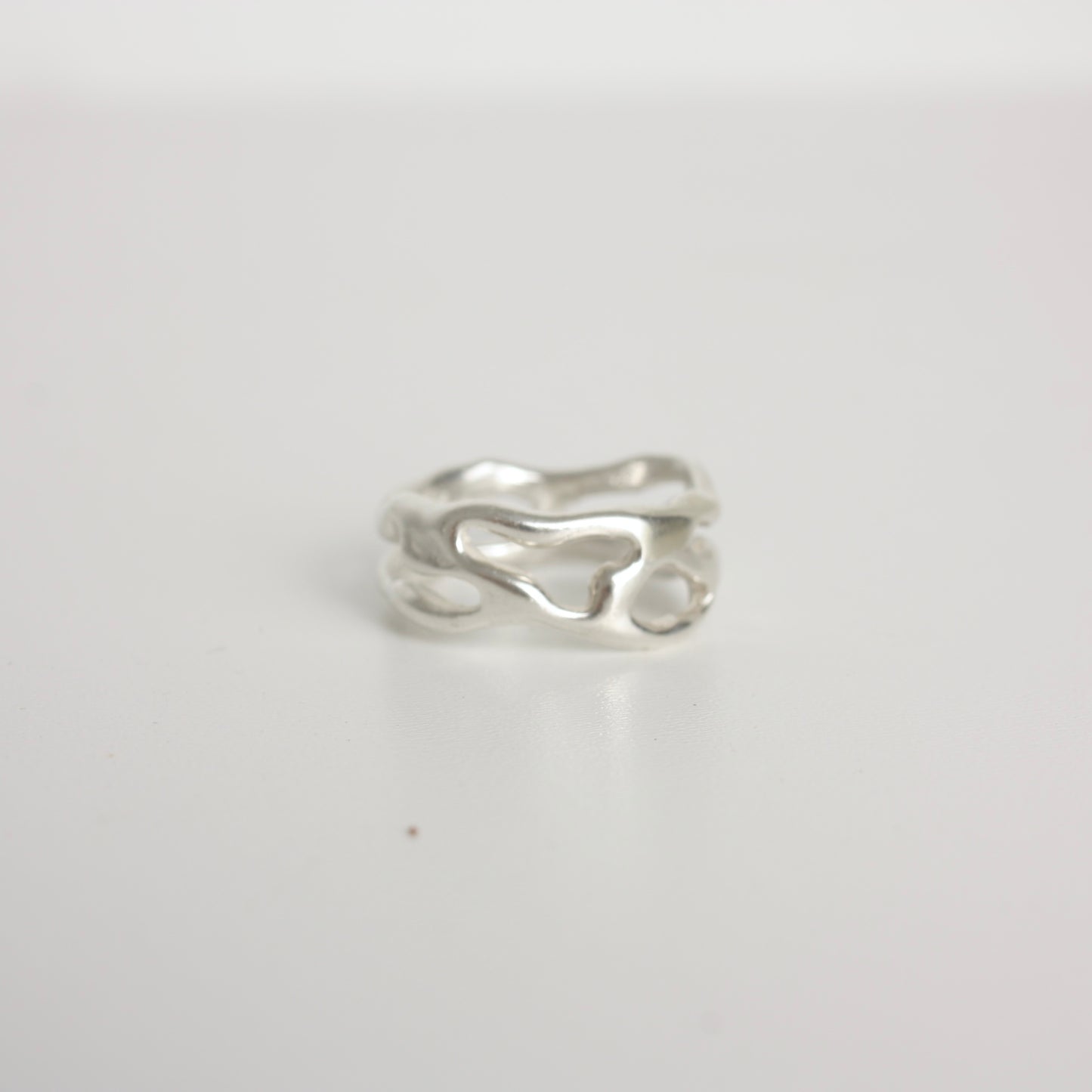 Hole ring