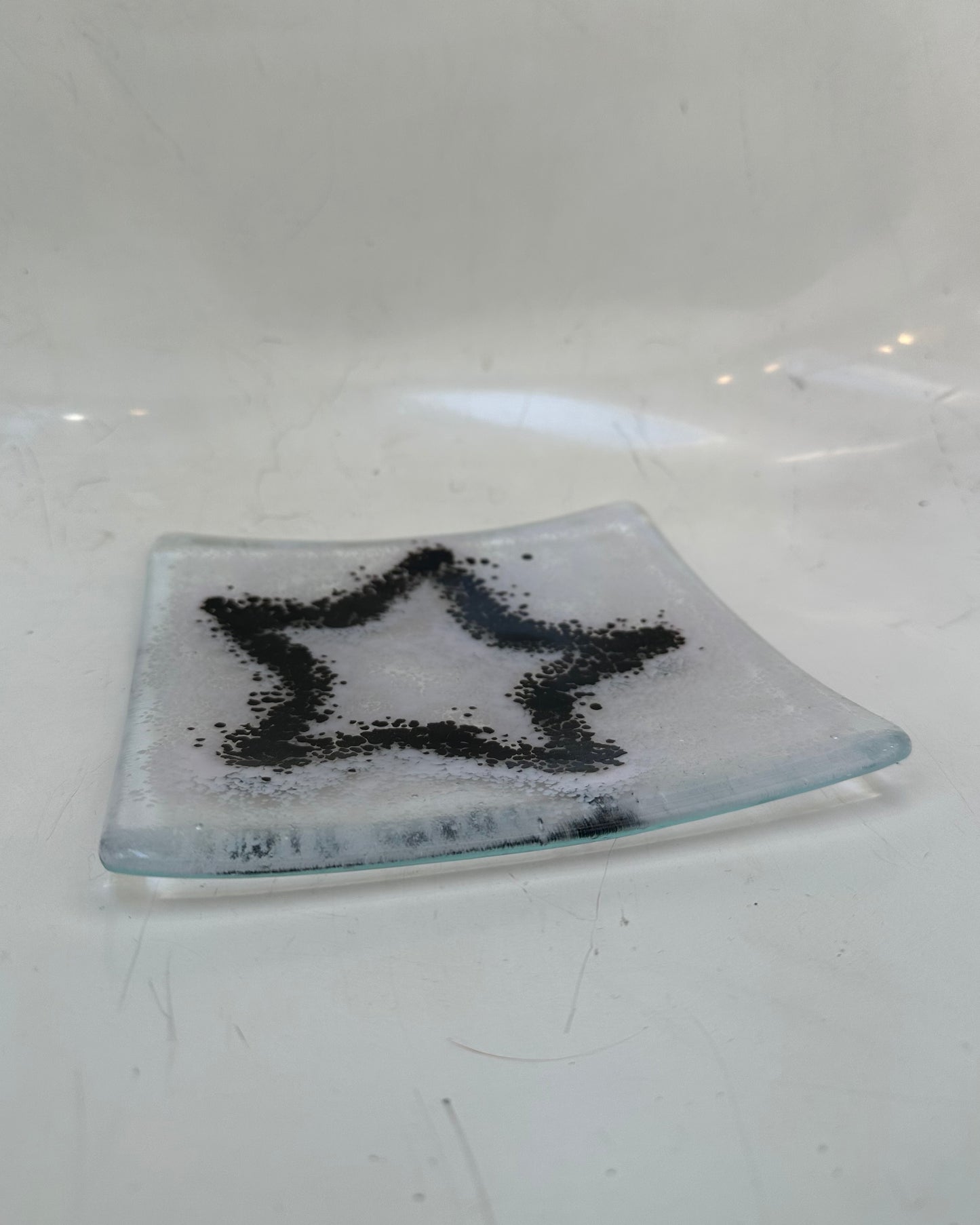 Glass dish