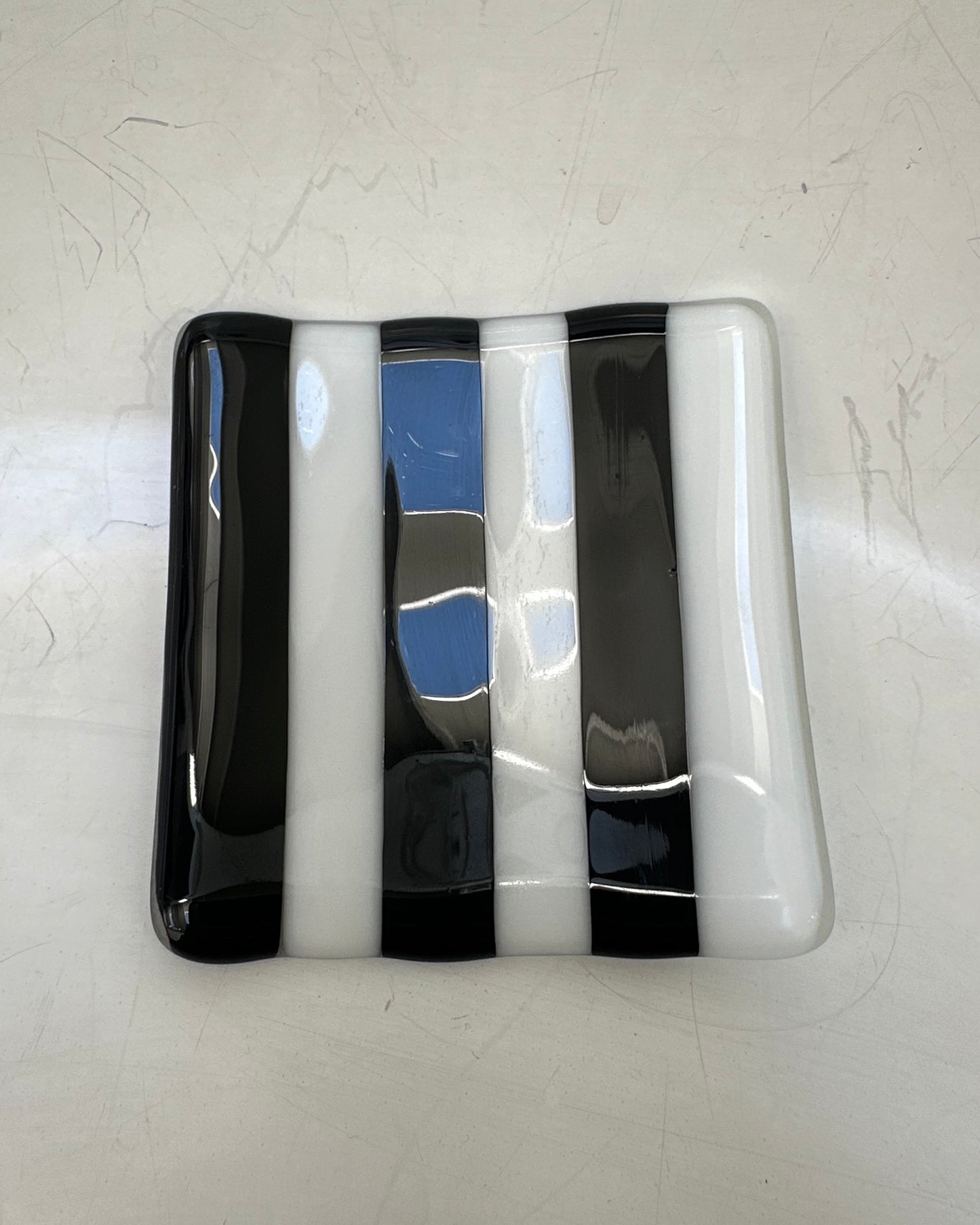 Glass dish