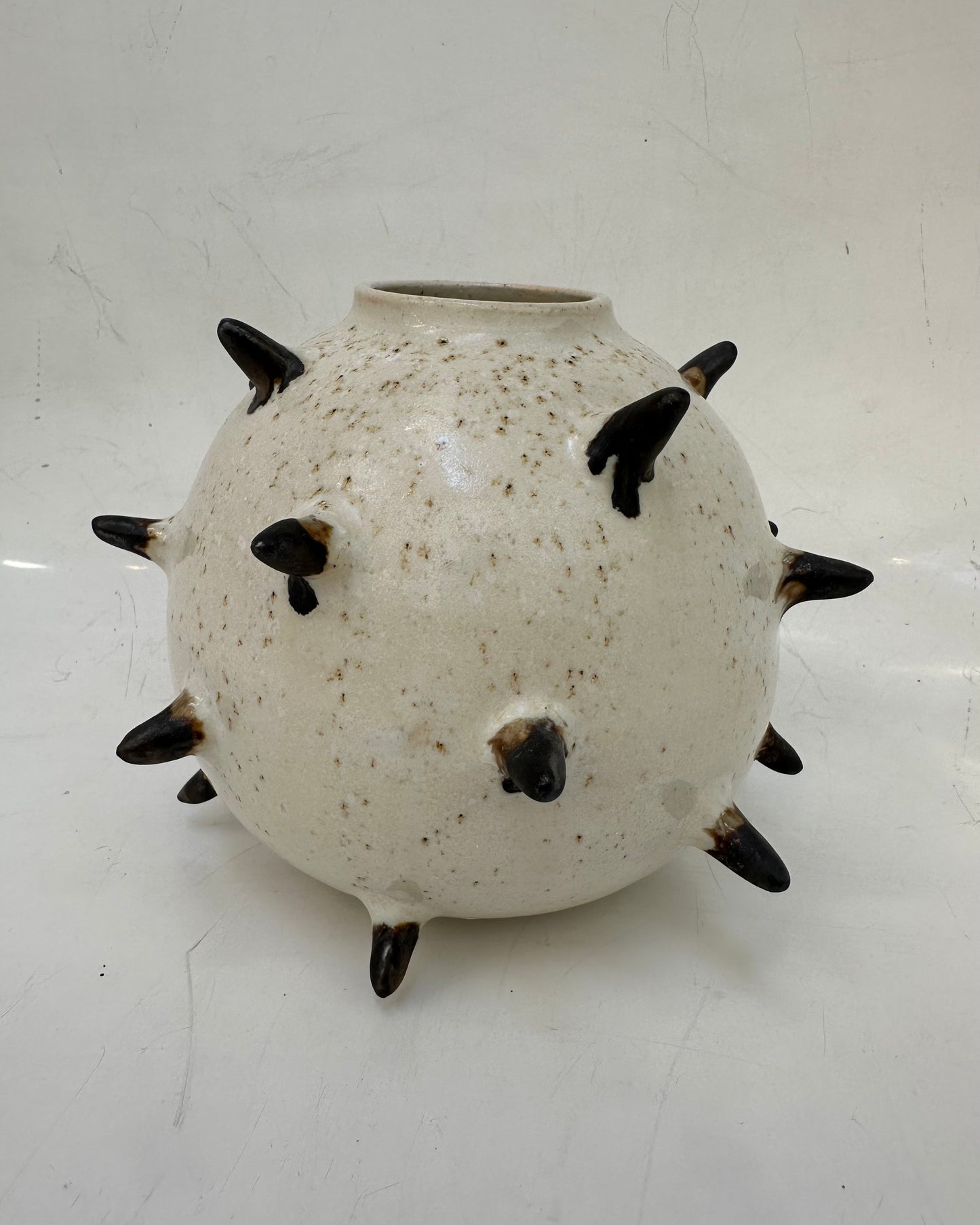 Spike vase