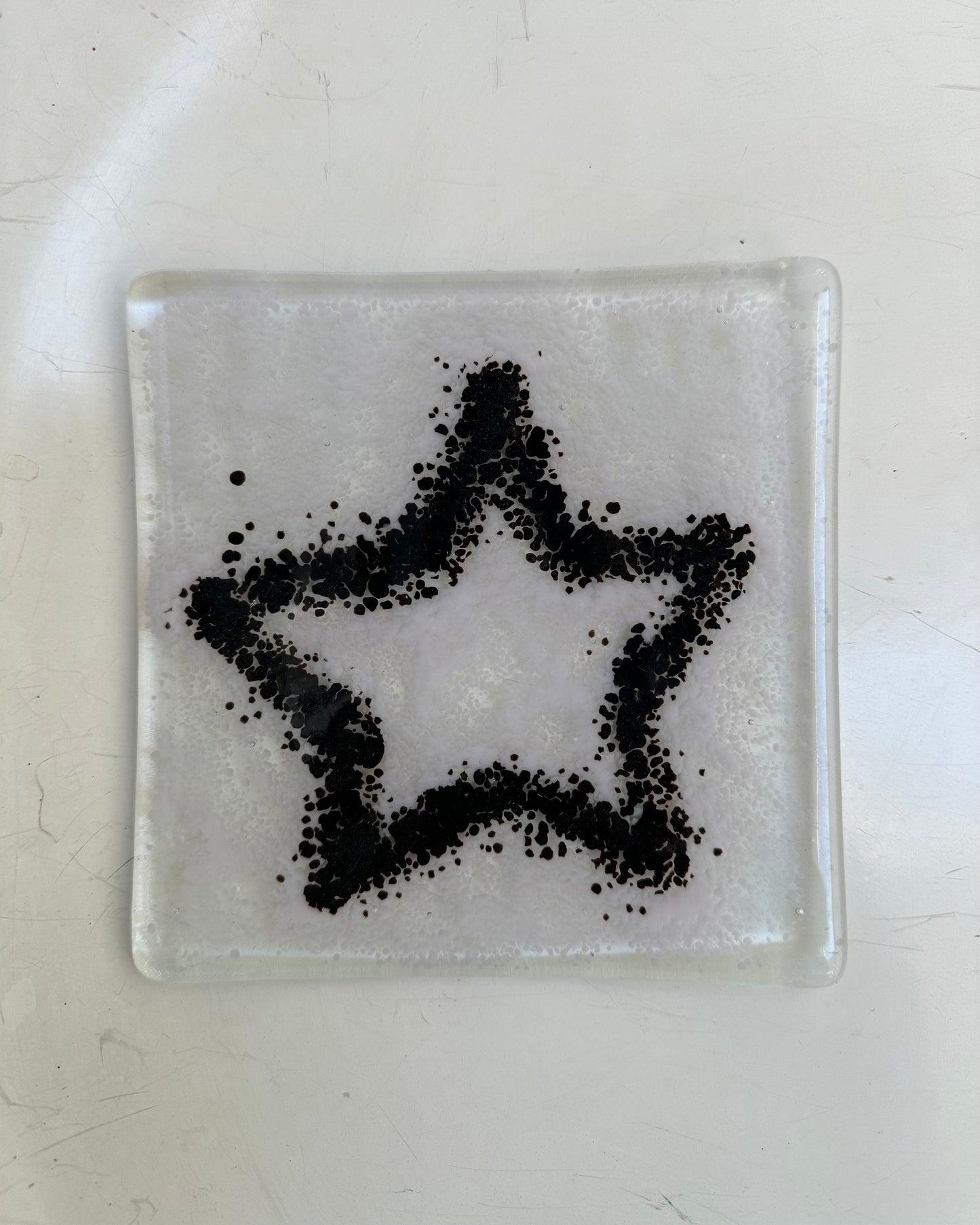 Glass dish