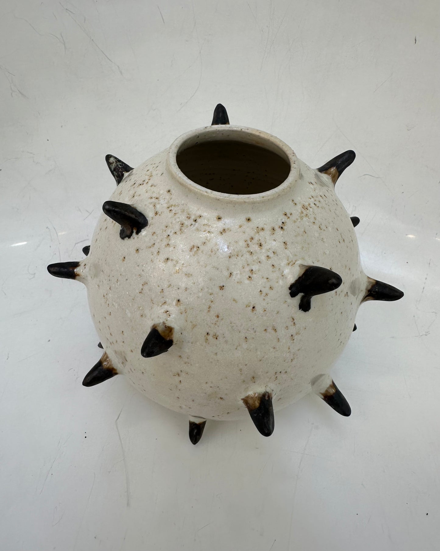 Spike vase